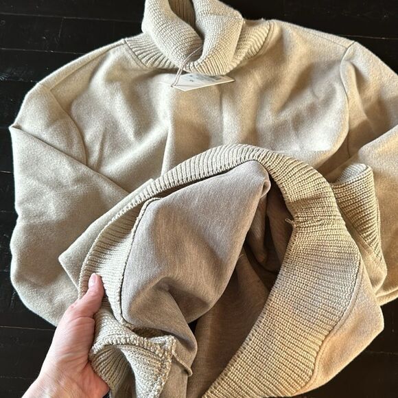A New Day - NWT - Tan turtleneck sweater - size XS - Picture 7 of 7